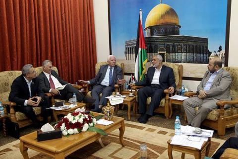 الشارع الفلسطيني.. لا نريد مصالحة حبرًا على ورق