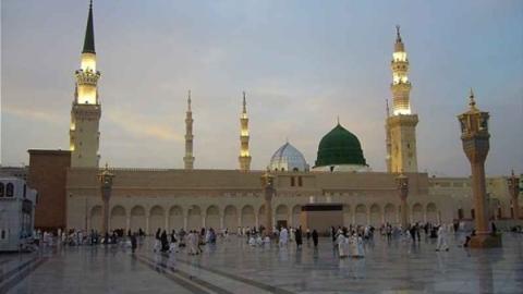 نقل قبر الرسول.. دراسة باحث وليس قراراً حكومياً