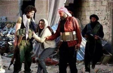 فيديو.. هكذا يبيع "داعش" النساء الإيزيديات !