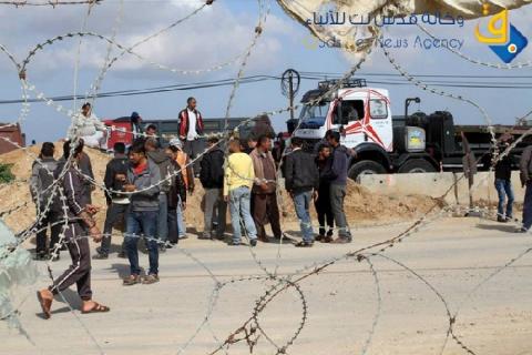 إدخال مساعدات وبضائع وضخ وقود لغزة