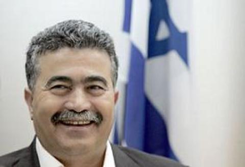 بيرتس: وقف المفاوضات سيضر الجانبين والبيت اليهودي لن ينسحب من الحكومة