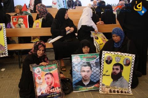 الصليب الأحمر لـ"قدس نت":109 من أهالي الأسرى يتوجهون لسجن"نفحة"