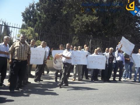 الاسرى المحررون يهددون بالاضراب عن الطعام‎