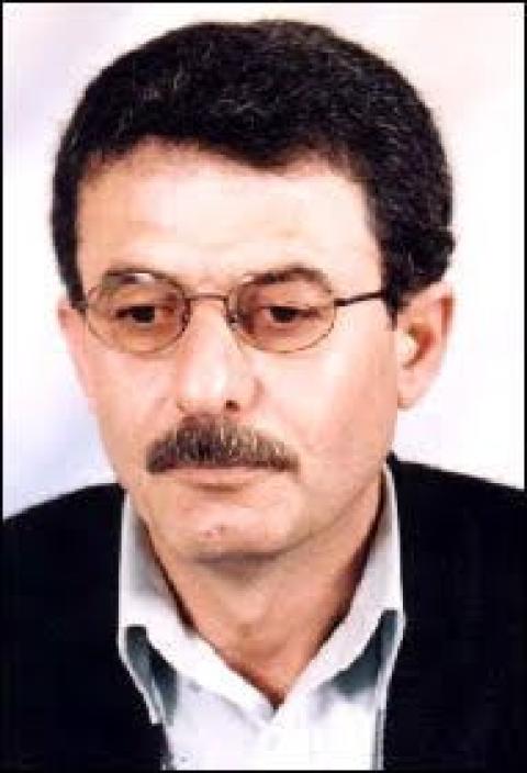 15 عامًا على الغياب :  الشاعر المثقف محمد حمزة غنايم .. مسيرة زاخرة بالإبداع والترجمة والسجال
