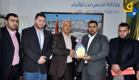 وزير الأشغال العامة والإسكان يستقبل وفد من مؤسسة الحرية للإنتاج الفني