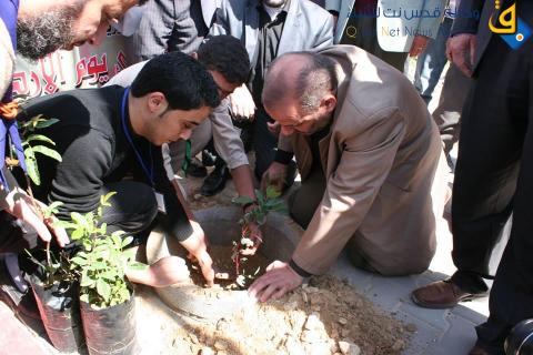 جمعية أجيال للتنمية والإبداع تحي يوم الارض بمشاركة الوزير المدهون في مخيم المغازي