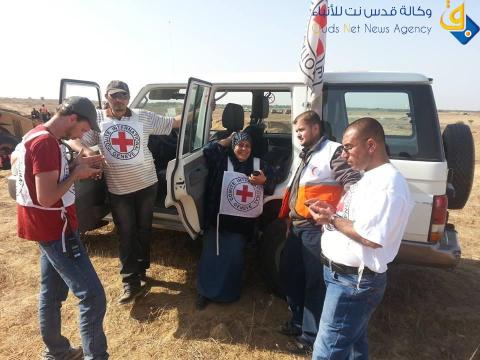 المرأة الفلسطينية آمال العويني تتألق في المحافل الدولية