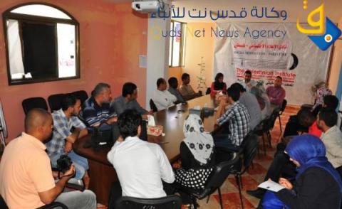 اذاعة صوت الشعب تستضيف ممثل عن نادي الاعلام الاجتماعي بغزة