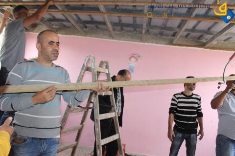الاحتلال يجبر المواطن المقدسي سامر زعتره على هدم منزله بيده في عقبة السرايا داخل البلدة القديمة