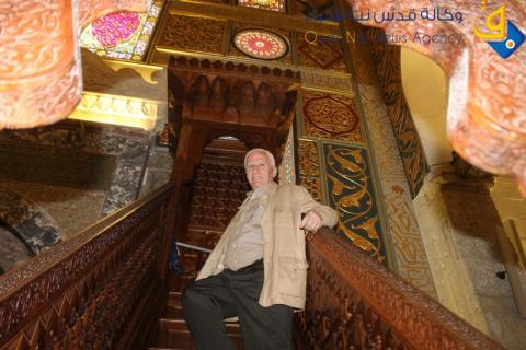عزام الاحمد في زيارة للمسجد الأقصى