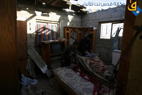 اثار قصف إسرائيلي لمنزل في منظقة "الحشاشين" شمال غرب رفح / عدسة: عبد الرحيم الخطيب