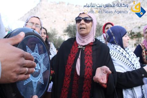 حملة "القدس أولا" تعود بشوارع البلدة القديمة للزمن الجميل