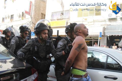 اصابة واعتقال العشرات في قمع مسيرة سلمية في القدس