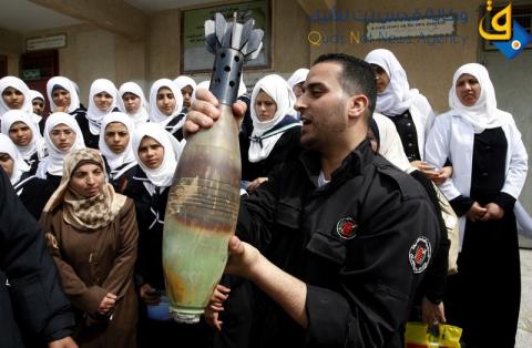 حملة توعية بـمخاطر "الأجسام المشبوهة" في مدارس خان يونس/عدسة:عبد الرحيم الخطيب