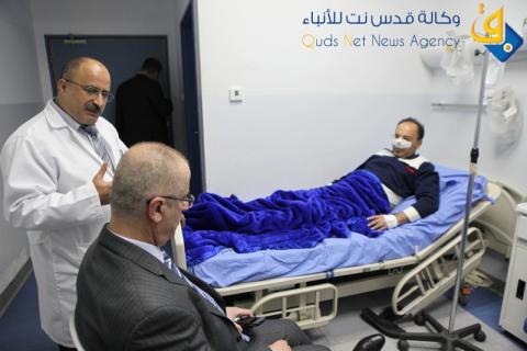 زيارة الحمد الله لمستشفى رام الله من اجل اخلاء سبيل بسام زكارنة ومعين عنساوي