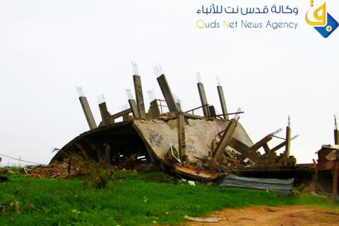 شاهد البيوت المدمرة تحت المطر