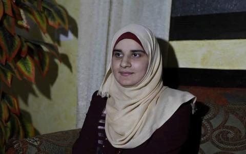 الطالبة "دعاء سهيل الكحلوت " الحاصلة على المركز الاول على قطاع غزة في الثانوية العامة "التوجهي" بمعدل( 99.6 الفرع العلمي)