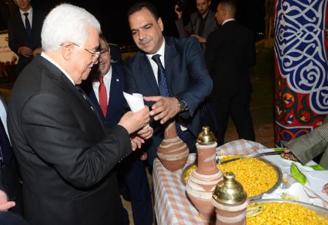 أبزمازن أثناء مشاركته في احتفالات العيد الوطني المصر