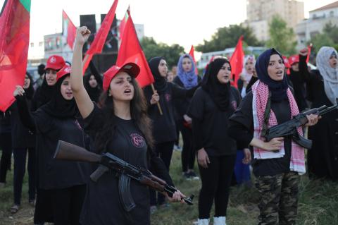 الجبهة الشعبية تحتفل بتخريج مخيمات "طلائع العودة" في غزة