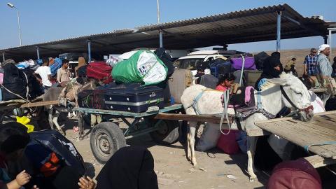 معبر رفح: معانات العالقين داخل الصالة المصرية وخارجها