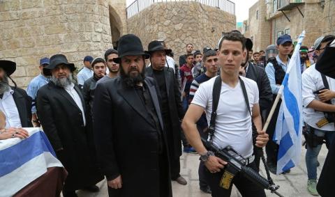 مشاهد من تصوير مسلسل درامي بعنوان "بوابة السماء" يحاكي واقع المقدسيين ونضالهم ستعرضه قناة الأقصى بشهر رمضان..