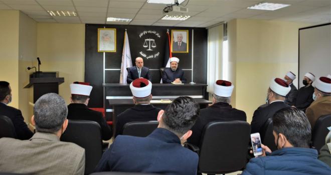 قضاة يؤدون اليمين القانونية