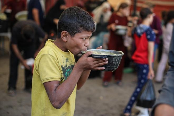 هندسة التجويع في غزة تتصاعد.. 7 مخابز مهددة بالإغلاق ونقص الغذاء يفاقم الكارثة الإنسانية