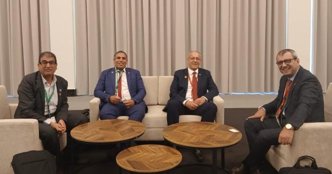 سمحان يبحث مع وزير البيئة التونسي تعزيز التعاون في المجالات البيئية وحماية الطبيعة
