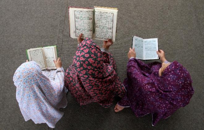 تحفيظ القرآن الكريم للنساء عن بُعد