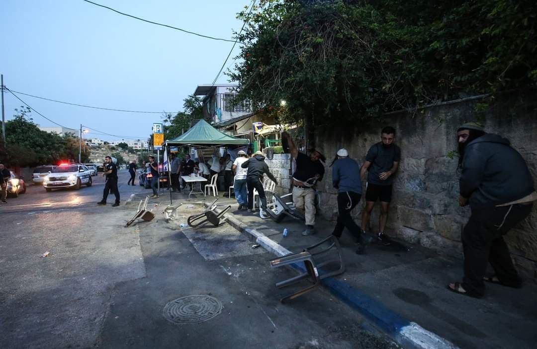 الأناضول    فلسطينيون يتصدون للمستوطنين الذين اعتدوا عليهم لحظة الإفطار بغاز الفلفل الحار في حي الشيخ جراح في القدس المحتلة