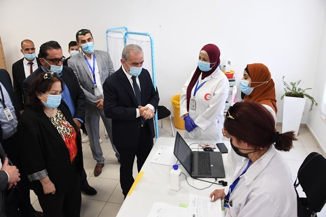 جولة في مركزي التطعيم والفحص الخاصين بكورونا في رام الله