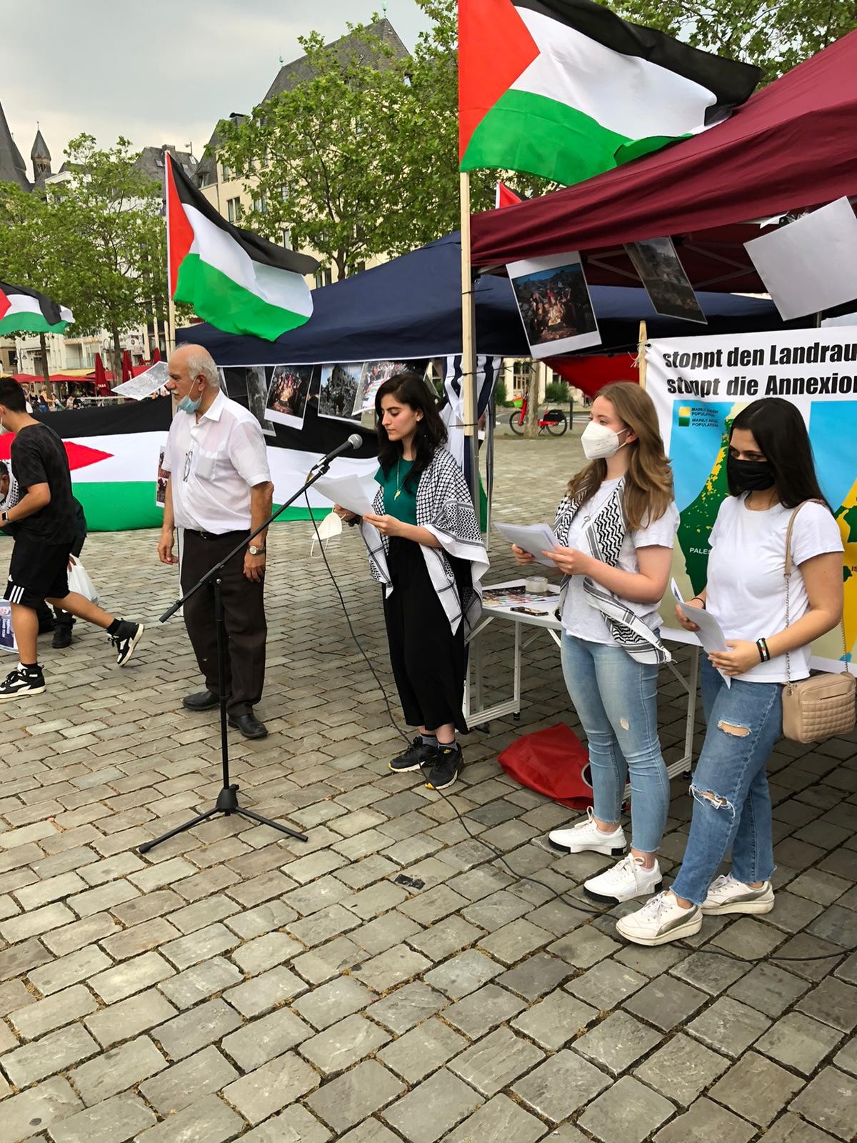 الائتلاف الفلسطيني في غرب المانيا ينظم وقفة جماهيرية للتذكير بالـ(٦٧) طفلًا الذين استشهدوا في الحرب الأخيرة التي شنت على قطاع غزة4