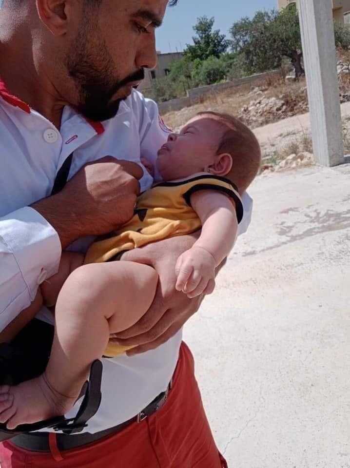 اصابة رضيع بالإختناق داخل منزل عائلته إثر إلقاء الاحتلال قنابل الغاز قرب المنازل في كفر قدوم