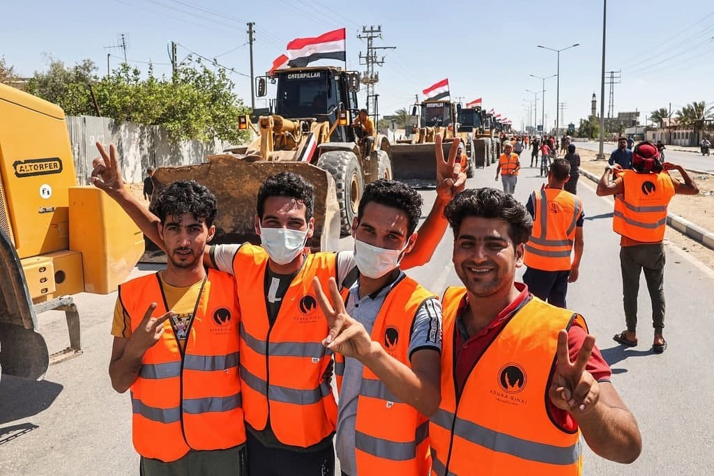 وصول معدات فرق هندسية وآليات مصرية إلى قطاع غزة 9