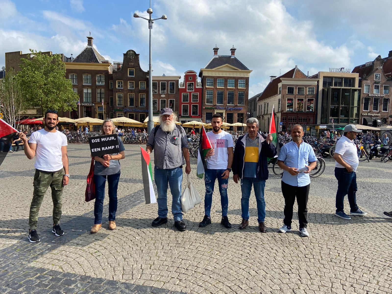 وقفة تضامنية مع الشعب الفلسطيني ومناهض لجدار الفصل العنصري في مدينة (خرونغن) الهولندية