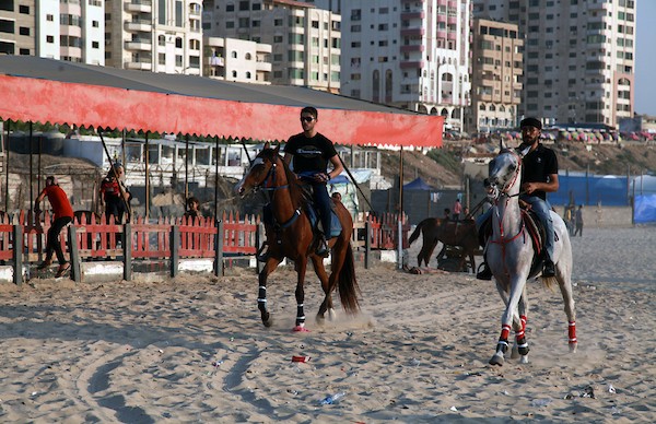 شاطئ بحر مدينة غزة 9