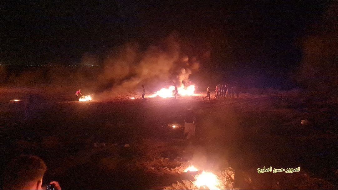 الاحتلال يطلق قنابل غاز وإنارة شرق مخيم البريج مع بدء فعاليات الإرباك الليلي 1