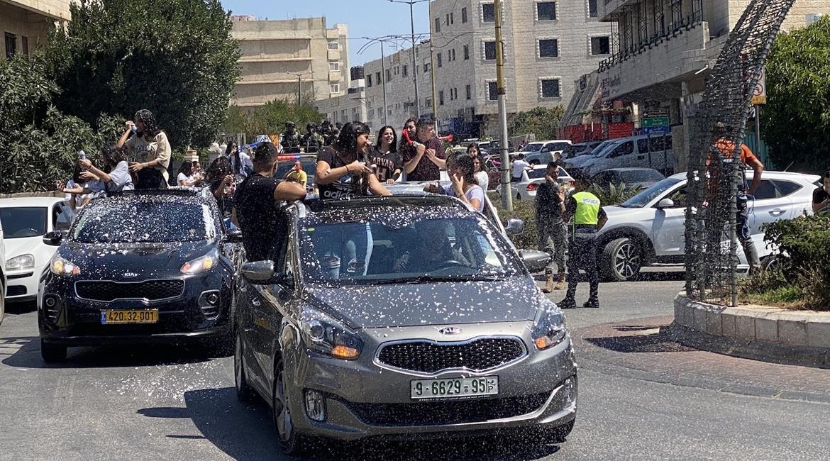 طلبة الثانوية العامة يحتفلون بنجاحهم في بيت لحم  88