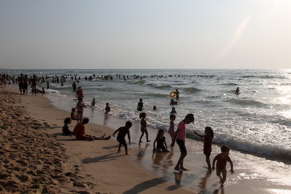 شاطئ بحر مدينة غزة0