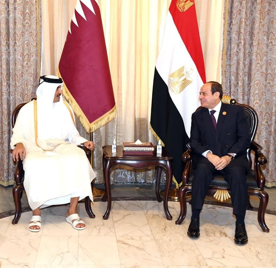 السيسي يلتقي أمير قطر في العراق