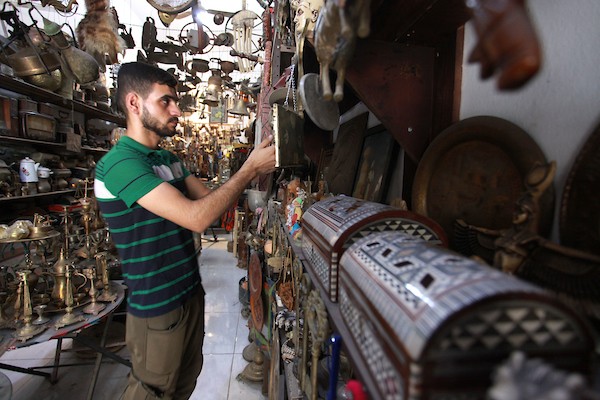 محل أنتيكة في غزة يُحارب للحفاظ على التراث الفلسطيني11