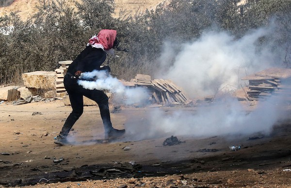    مواجهات بين المتظاهرين الفلسطينيين وقوات الاحتلال الإسرائيلي ضد توسع الاستيطان في بيتا