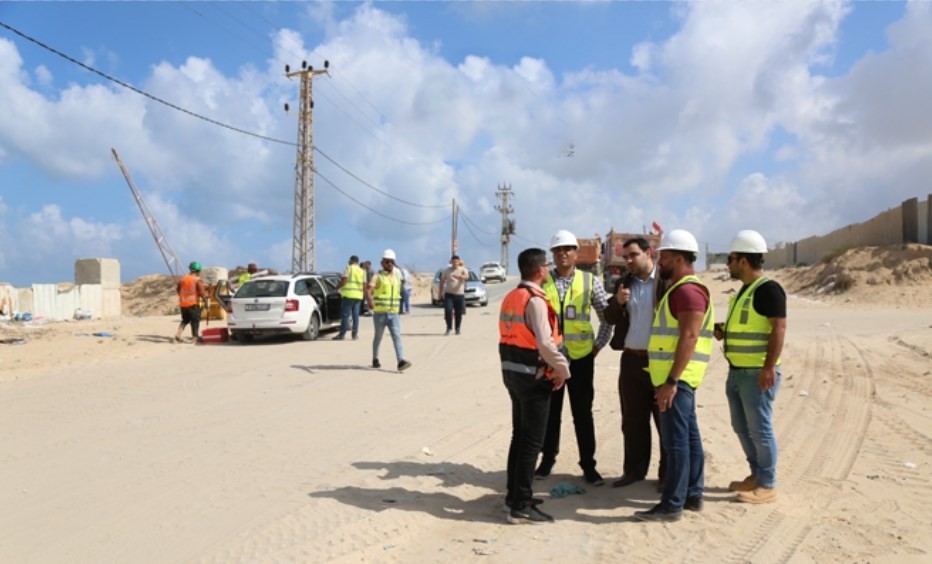 بدء العمل  في مشروع تطوير شارع الرشيد الساحلي شمال قطاع غزة 1