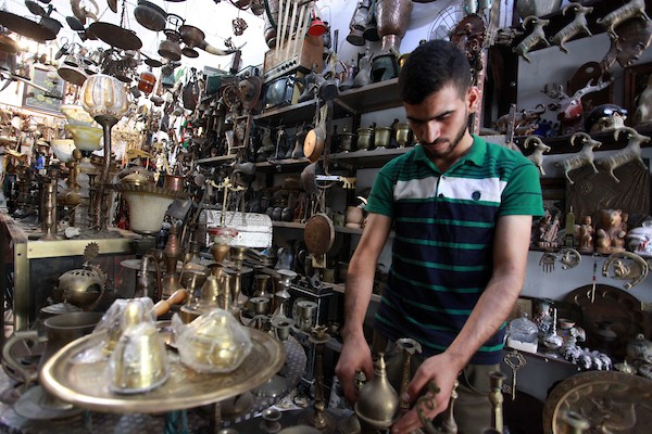 محل أنتيكة في غزة يُحارب للحفاظ على التراث الفلسطيني 23