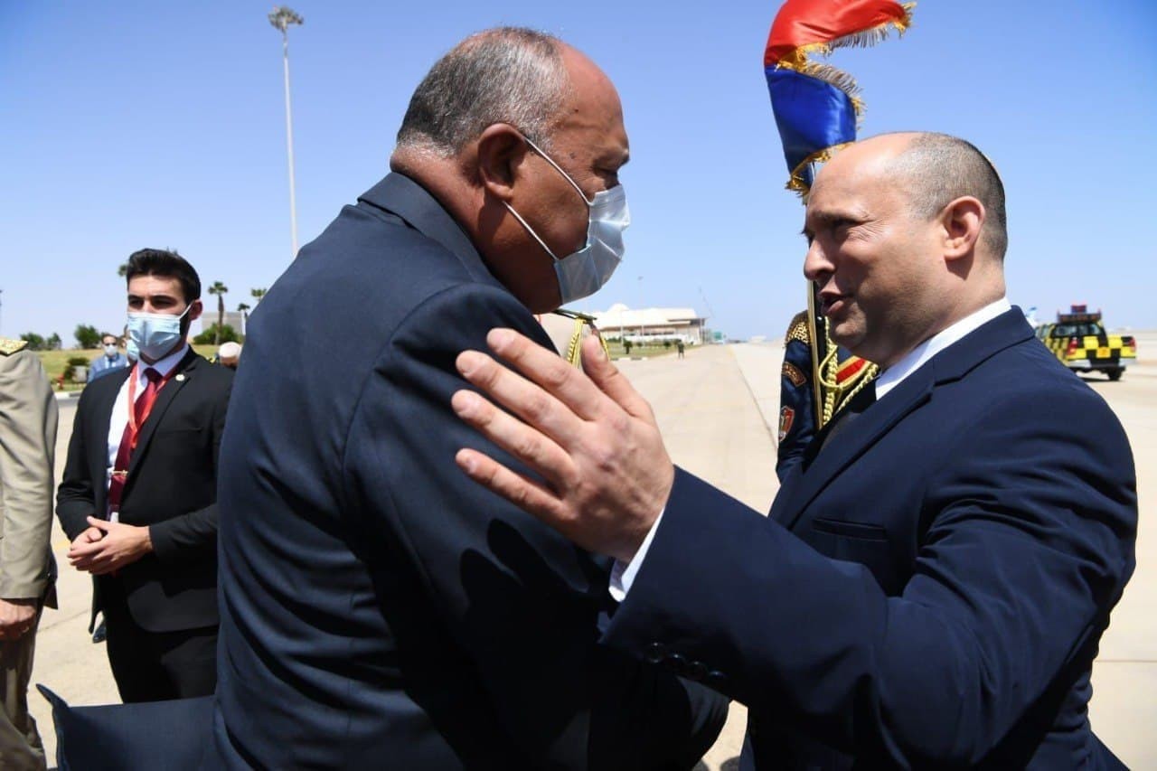 سامح شكري وزير الخارجية المصري يستقبل رئيس الوزراء الإسرائيلي نفتالي بينيت في شرم الشيخ
