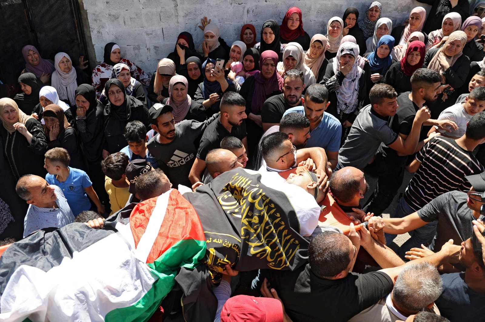 تشييع الشهيد صبح في جنين .. تصوير.. الفرنسية 77