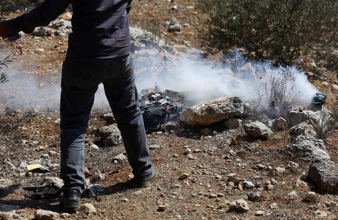 مواجهات بين شبان فلسطينيون وجنود اسرائيليون خلال مسيرة ضد التوسع الاستيطاني في قرية بيتا جنوب مدينة نابلس