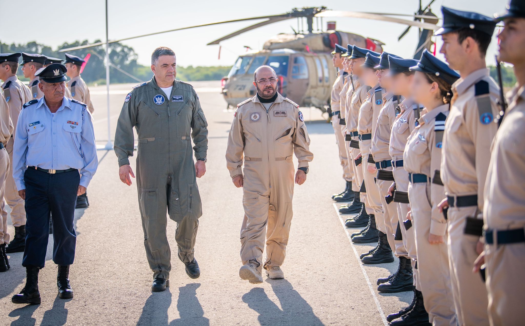 قائد القوات الجوية الامارتي اللواء الركن طيار إبراهيم ناصر محمد العلوي في زيارة إلى اسرائيل