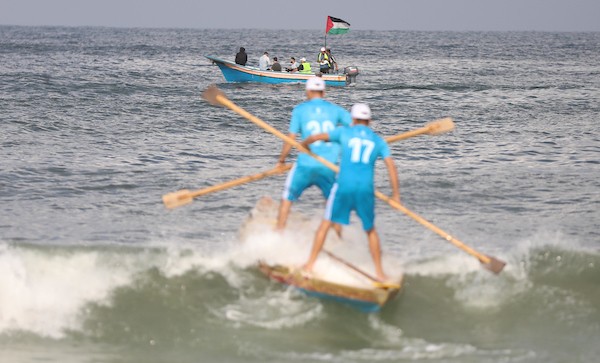 الاتحاد الفلسطيني للشراع والتجديف ينظم بطولة التجديف الأولى على شاطئ بحر غزة برعاية بنك فلسطين