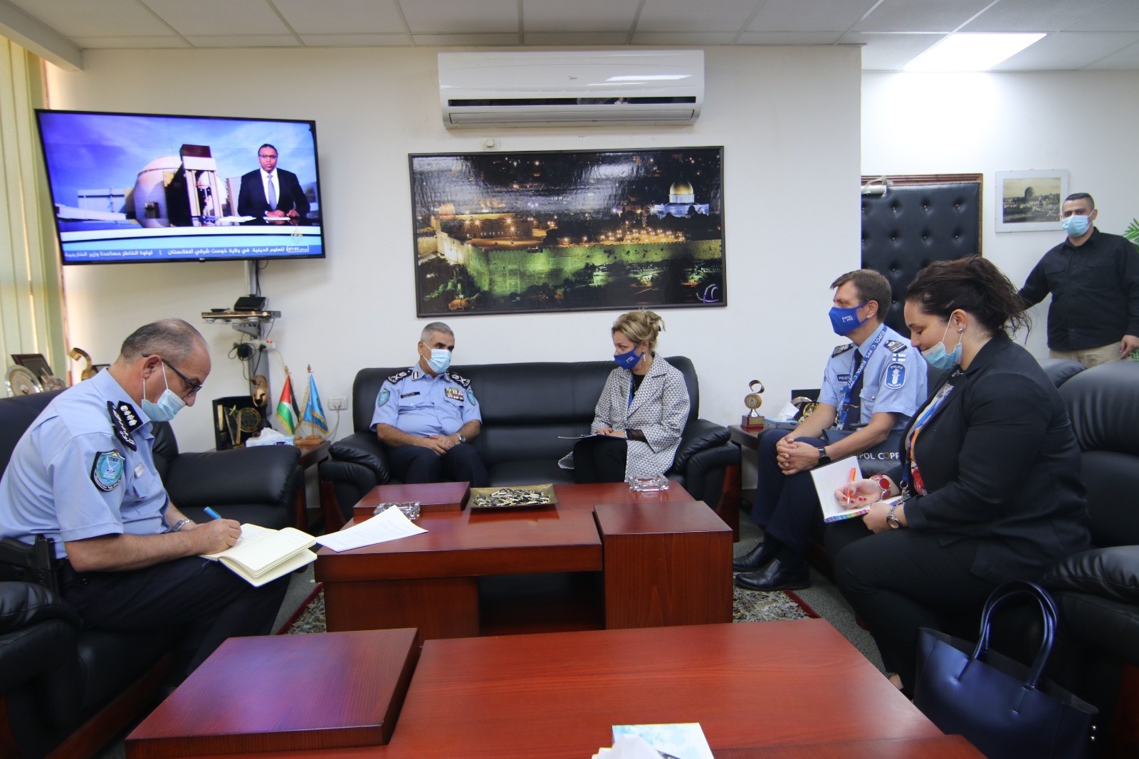 اللواء يوسف الحلو يجتمع مع رئيسة بعثة الشرطة الاوربية في فلسطين